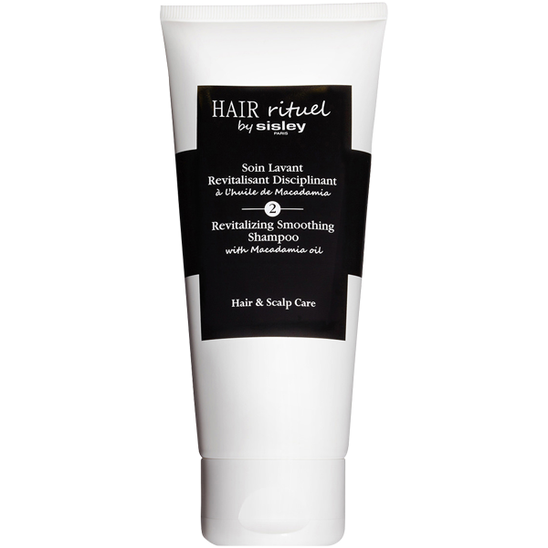 Revitalizing Smoothing Shampoo with Macadamia oil